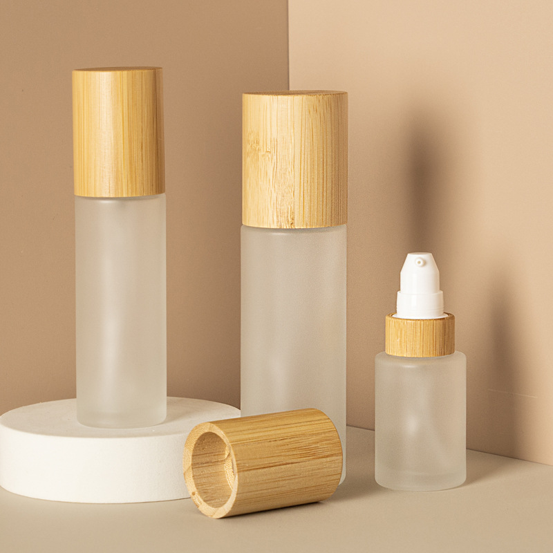 Матовый косметический насос для лосьона, тонкий распылитель и стеклянный распылитель для лосьона с крышкой из бамбукового дерева