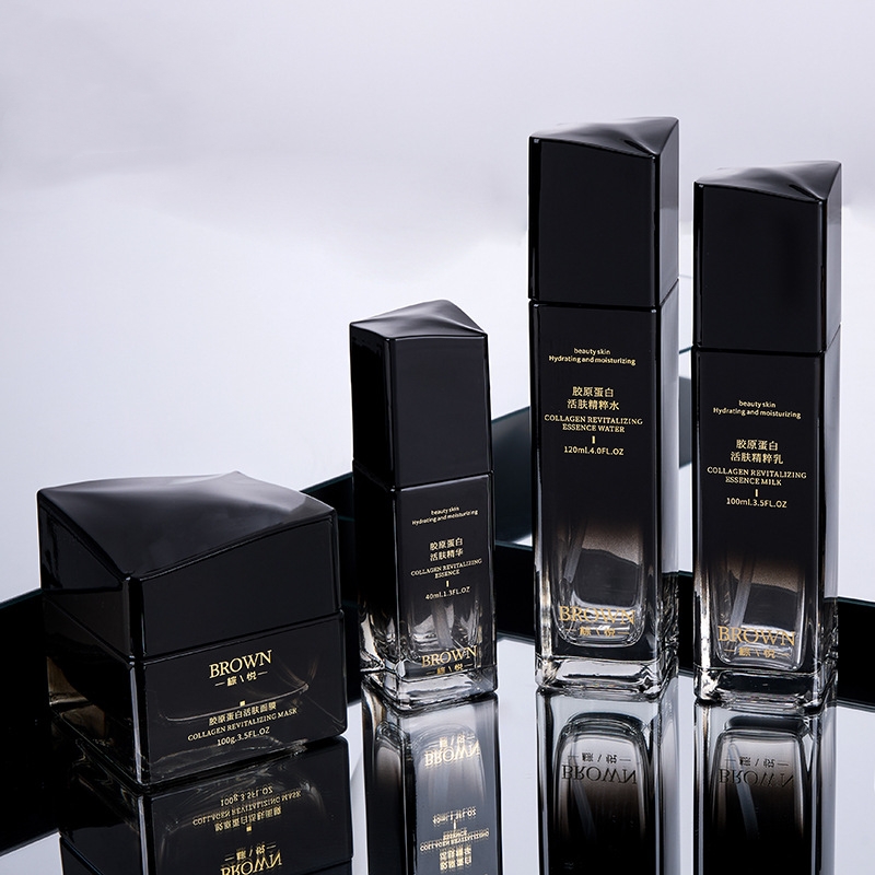 Уникальная квадратная стеклянная кремовая банка с поднятой крышкой для косметической упаковки Уникальная квадратная стеклянная кремовая банка с поднятой крышкой для косметической упаковки