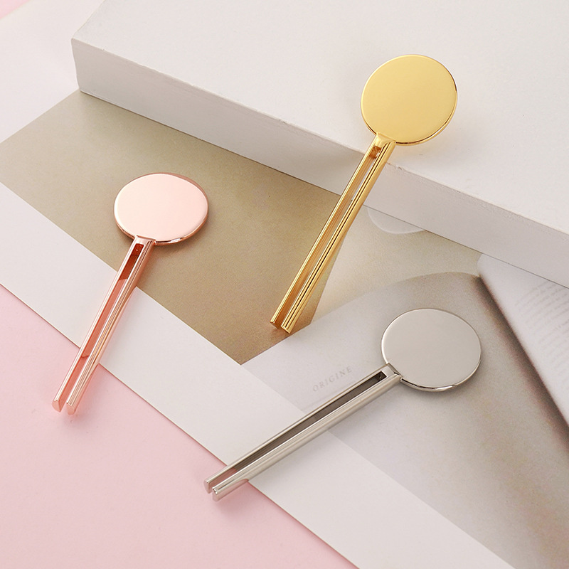 Косметический поворотный ключ, отжимной инструмент для тюбиков, роликовый тюбик для зубной пасты, ключ для соковыжималки с подставкой, диспенсер, металлическая соковыжималка для тюбиков