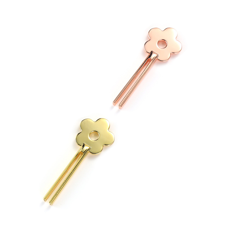 Соковыжималка для трубок из цинкового сплава в форме улыбающегося цветка Соковыжималка для трубок из цинкового сплава в форме улыбающегося цветка