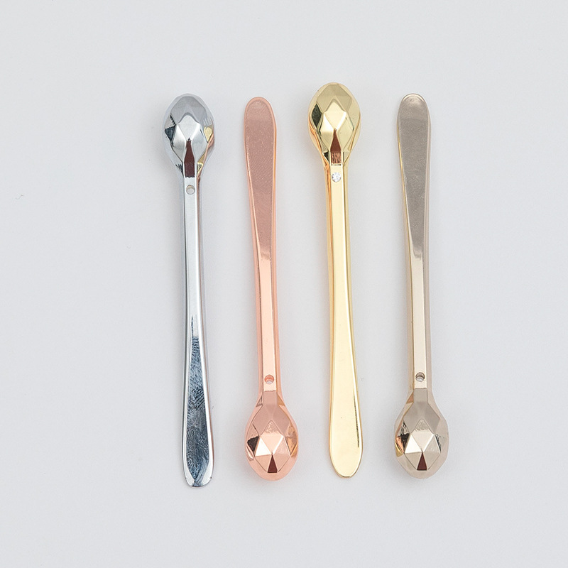 Уникальный дизайн кремовых палочек для глаз из цинкового сплава с алмазной огранкой Уникальный дизайн кремовых палочек для глаз из цинкового сплава с алмазной огранкой